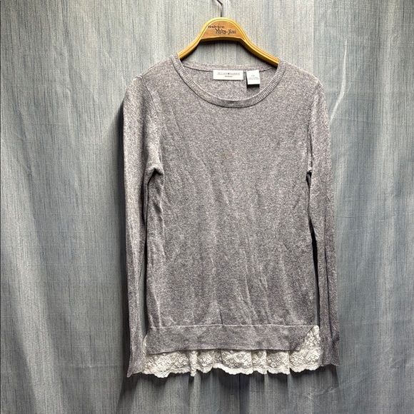 🚩 Jillian Harris Gray Lace Hem Women's Top size small - Picture 1 of 9